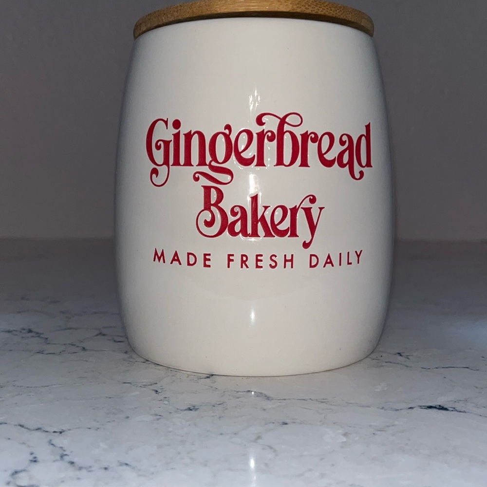 Gingerbread bakery small treat holder by Target *New with tags removed*
